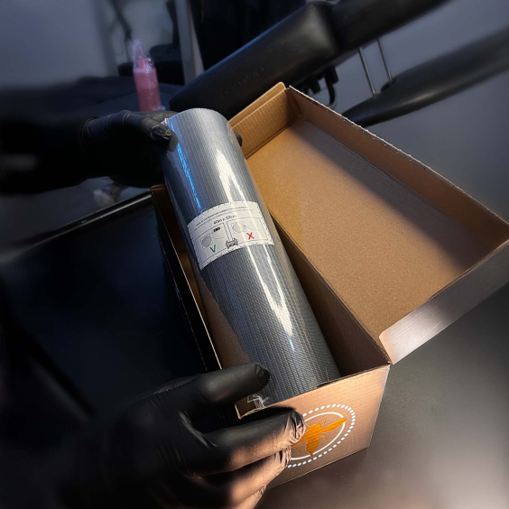 Hornet Schwarze Barrierefolie - Professionelle wasserdichte Abdeckung - 40 m x 32 cm